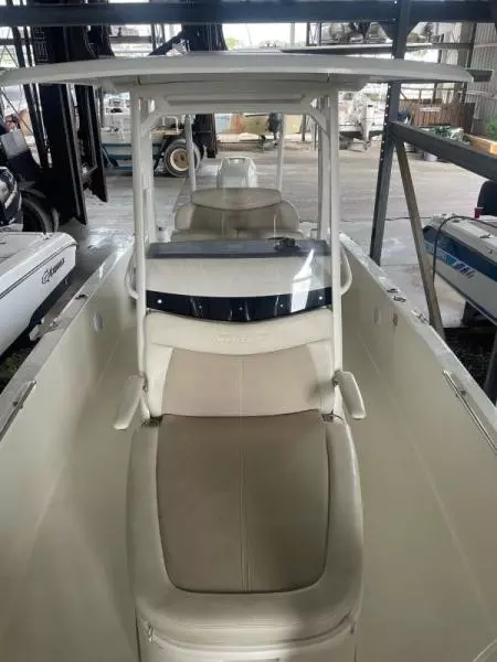 2017 Boston Whaler 270 Dauntless