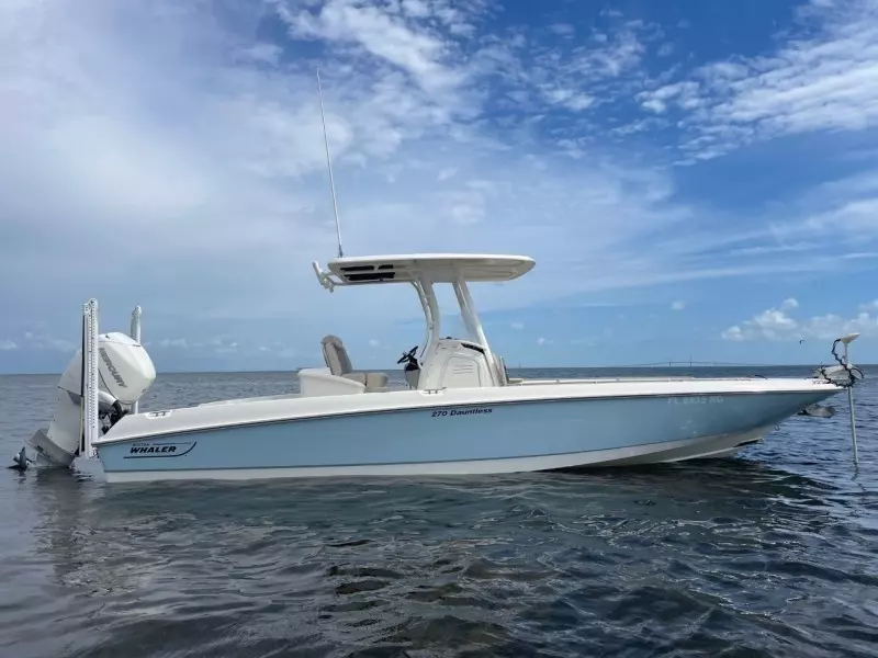 2017 Boston Whaler 270 Dauntless