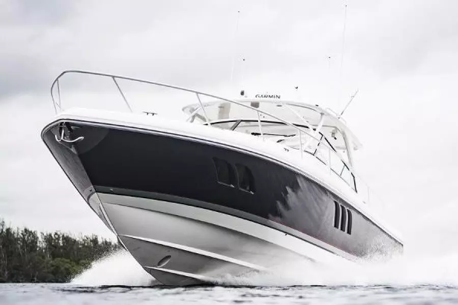 2019 Intrepid 475 Sport Yacht
