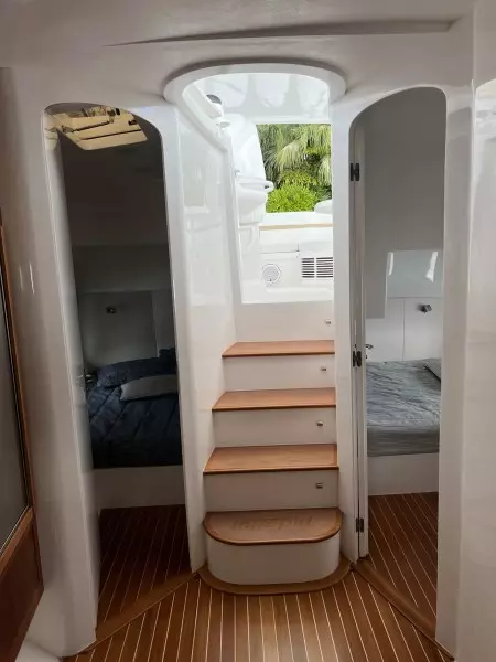 2019 Intrepid 475 Sport Yacht