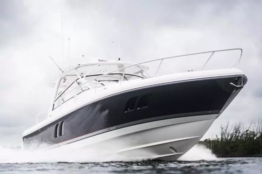 2019 Intrepid 475 Sport Yacht