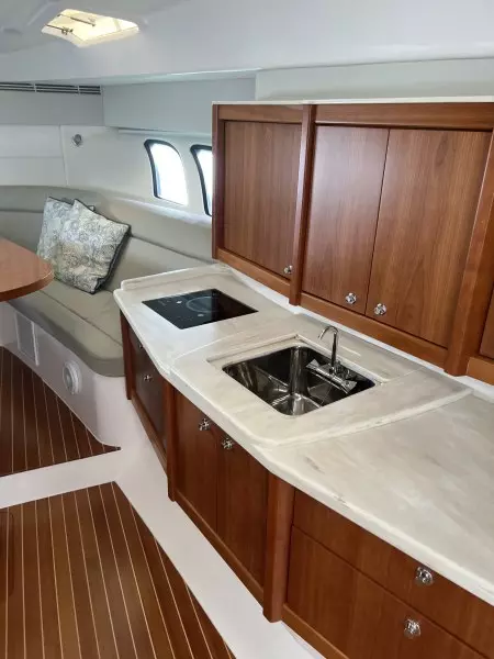 2019 Intrepid 475 Sport Yacht