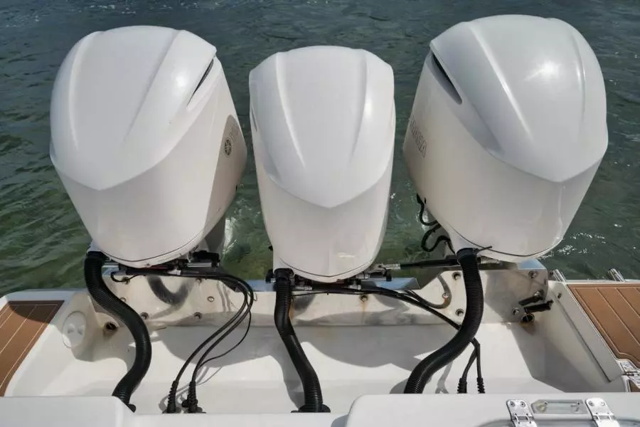 2018 Cobia 344 cc