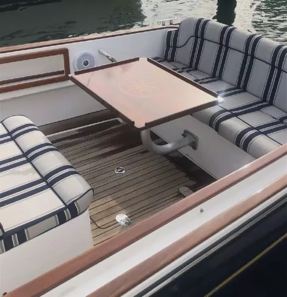 2016 Vanquish 26 Runabout