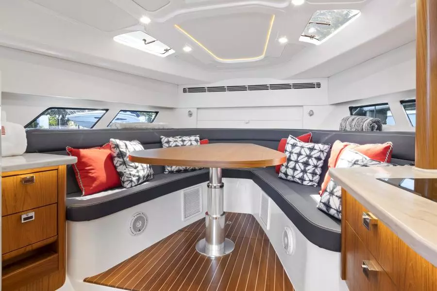 2020 Intrepid 477 Evolution