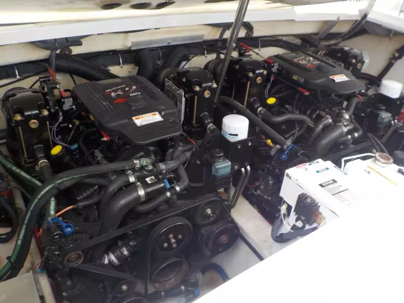 2006 Formula 33 - C's The Day - Engines