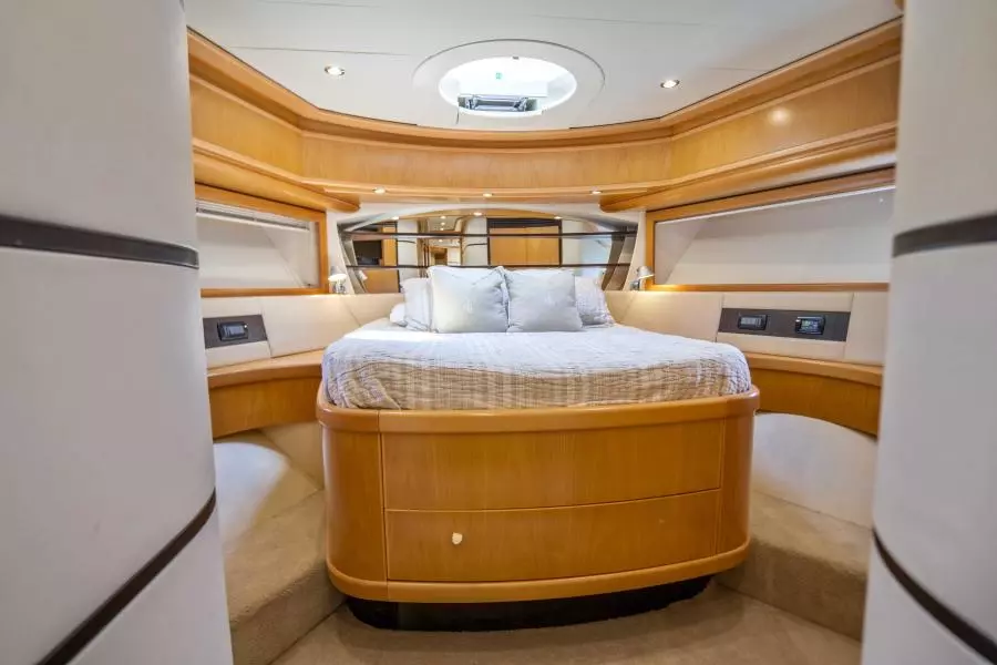 2005 Pershing 76 Motor Yacht - Denise - Forward VIP Stateroom