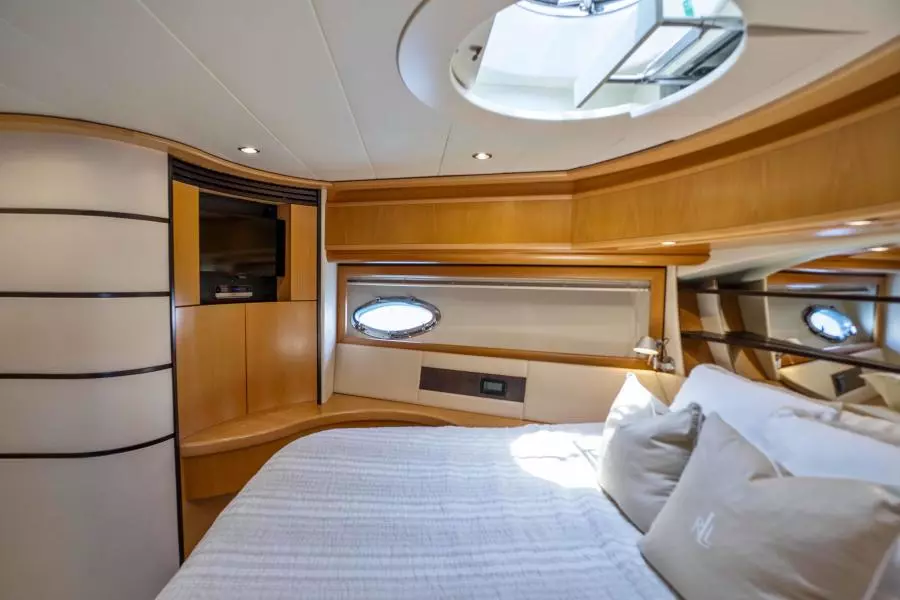 2005 Pershing 76 Motor Yacht - Denise - Forward VIP Stateroom