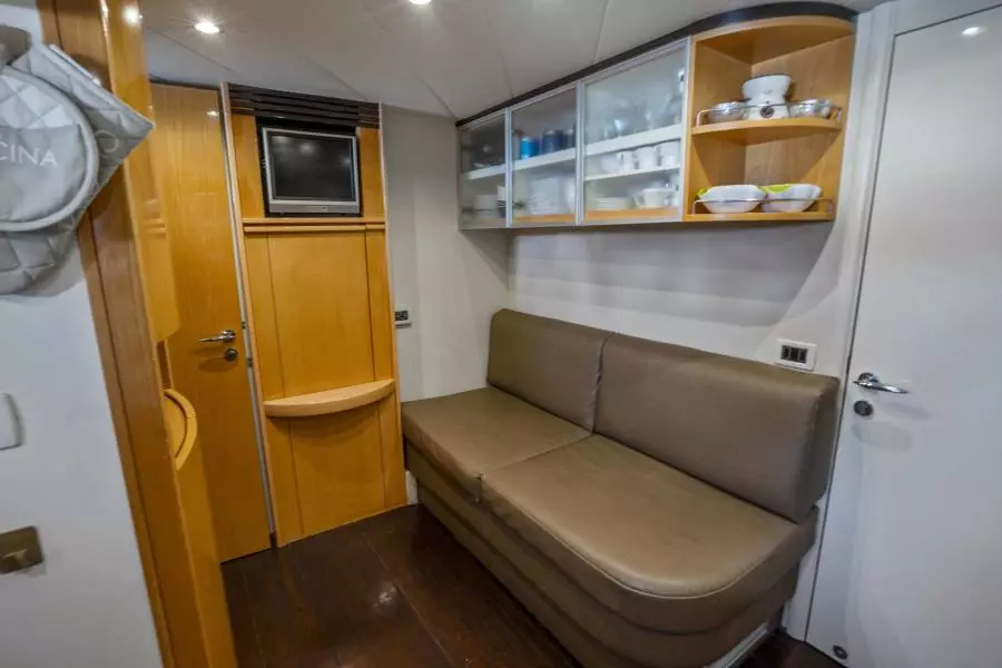 2005 Pershing 76 Motor Yacht - Denise - Crew Quarters