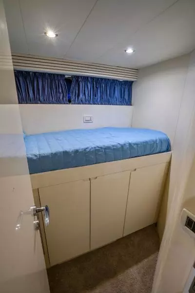 2005 Pershing 76 Motor Yacht - Denise - Berth