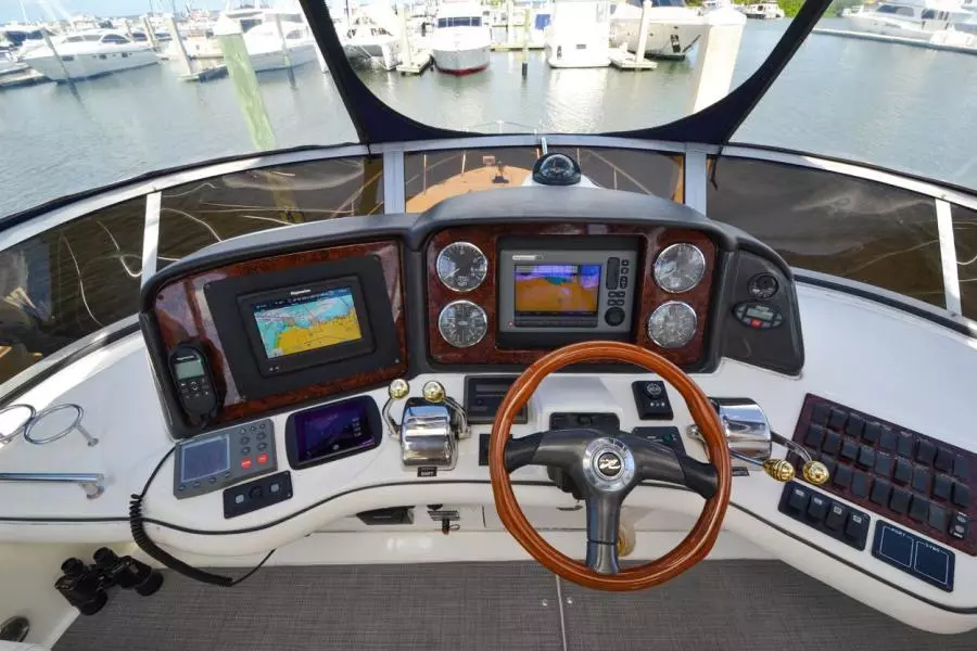 2005 Sea Ray 420 Sedan Bridge