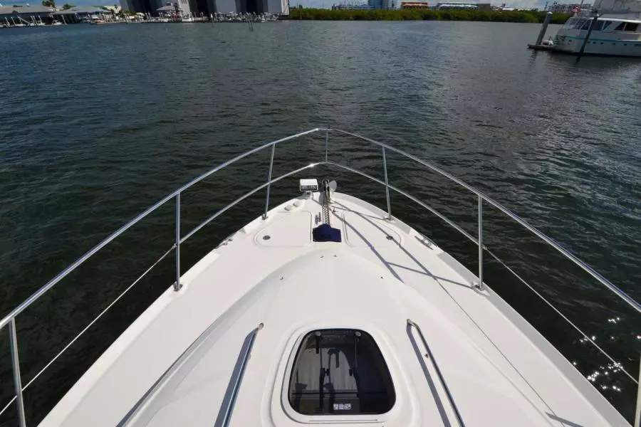 2005 Sea Ray 420 Sedan Bridge