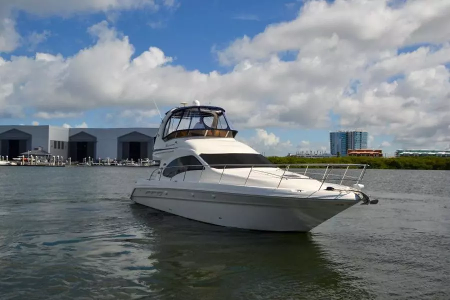 2005 Sea Ray 420 Sedan Bridge