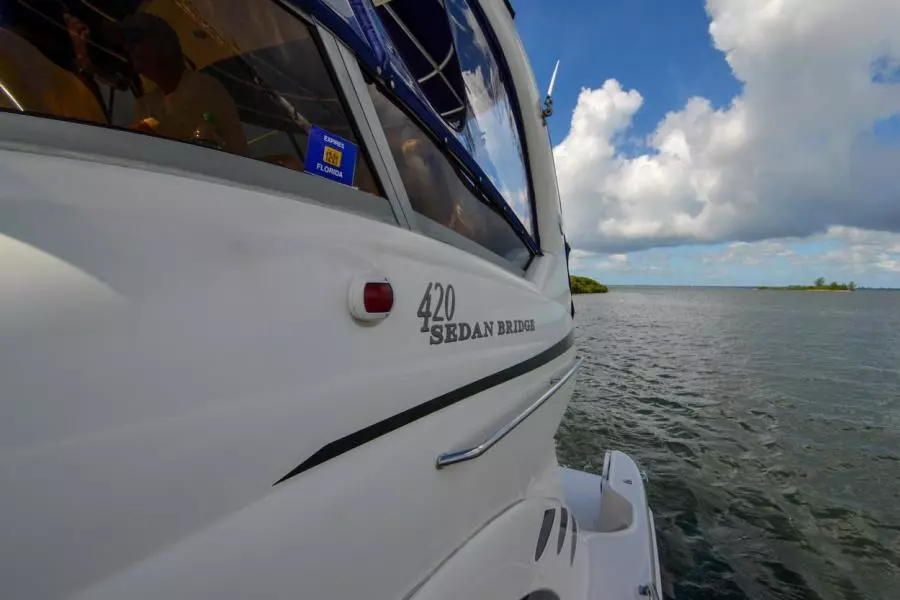 2005 Sea Ray 420 Sedan Bridge
