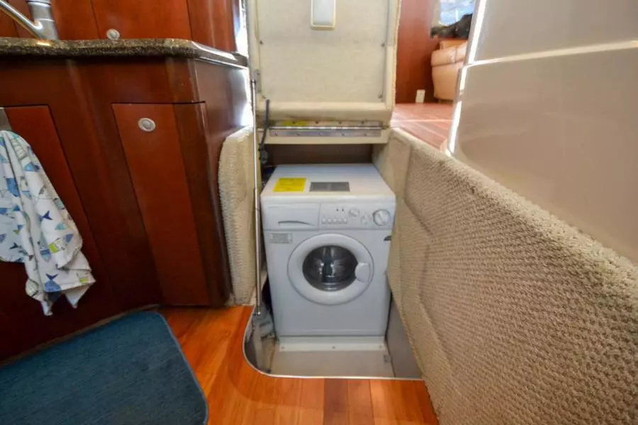 2005 Sea Ray 420 Sedan Bridge