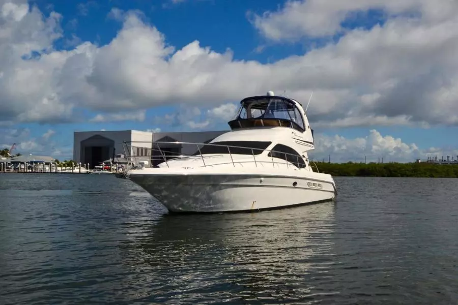 2005 Sea Ray 420 Sedan Bridge