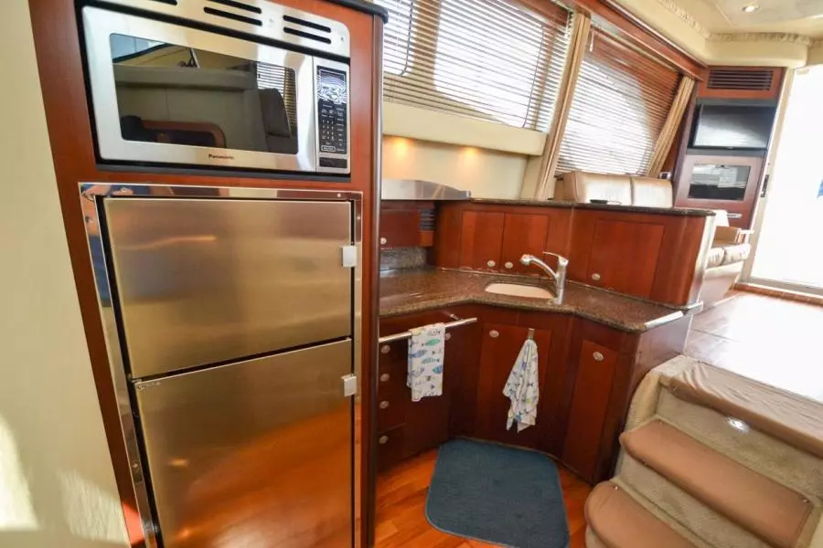 2005 Sea Ray 420 Sedan Bridge