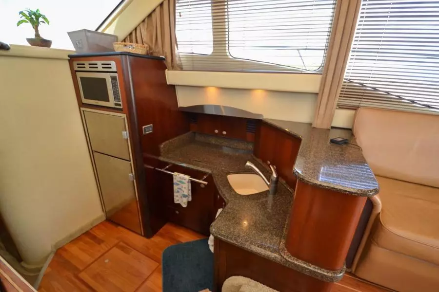 2005 Sea Ray 420 Sedan Bridge