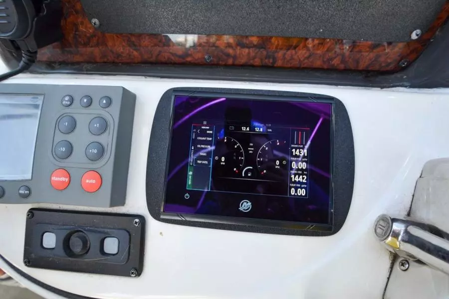 2005 Sea Ray 420 Sedan Bridge