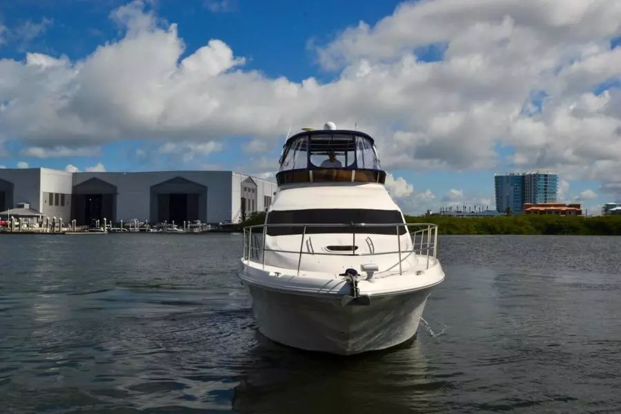 2005 Sea Ray 420 Sedan Bridge