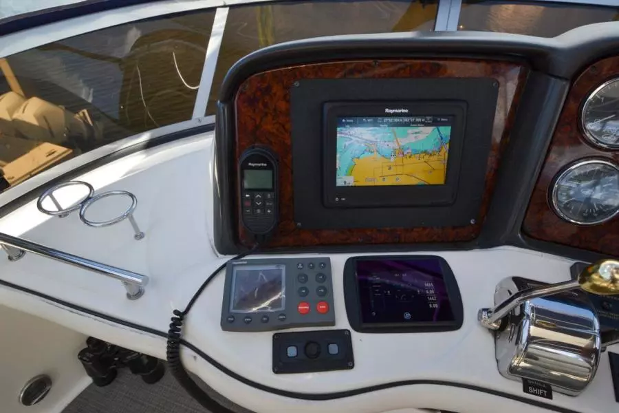 2005 Sea Ray 420 Sedan Bridge