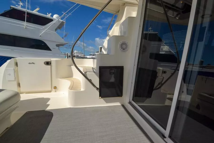 2005 Sea Ray 420 Sedan Bridge