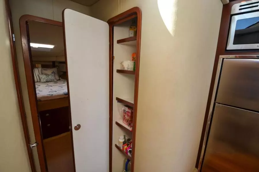 2005 Sea Ray 420 Sedan Bridge