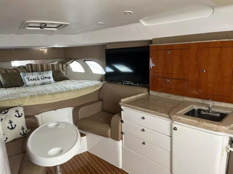 2009 Intrepid 430 Sport Yacht