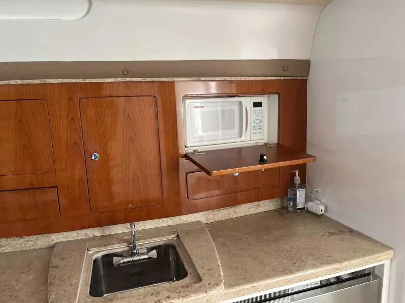 2009 Intrepid 430 Sport Yacht