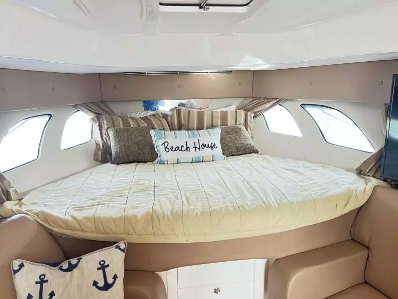 2009 Intrepid 430 Sport Yacht