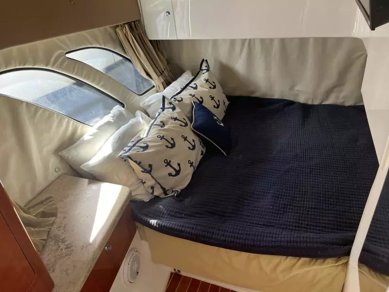 2009 Intrepid 430 Sport Yacht