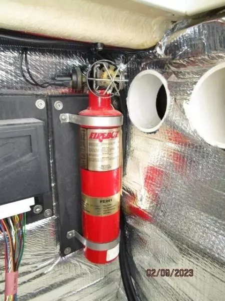 25' Carolina Classic engine compartment fire suppression system