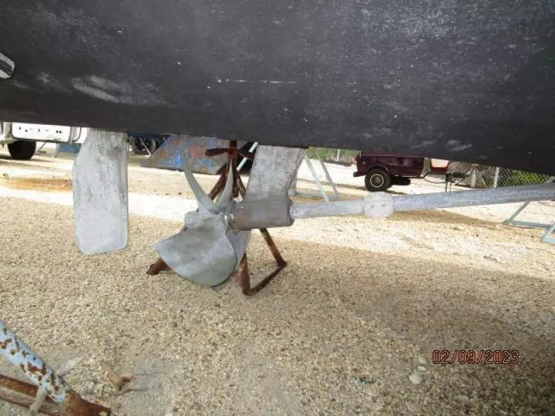 25' Carolina Classic running gear1