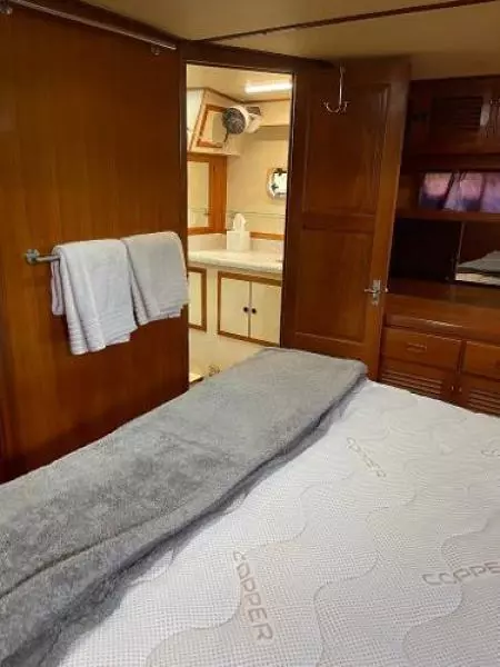 1989 Heritage East Sundeck Trawler