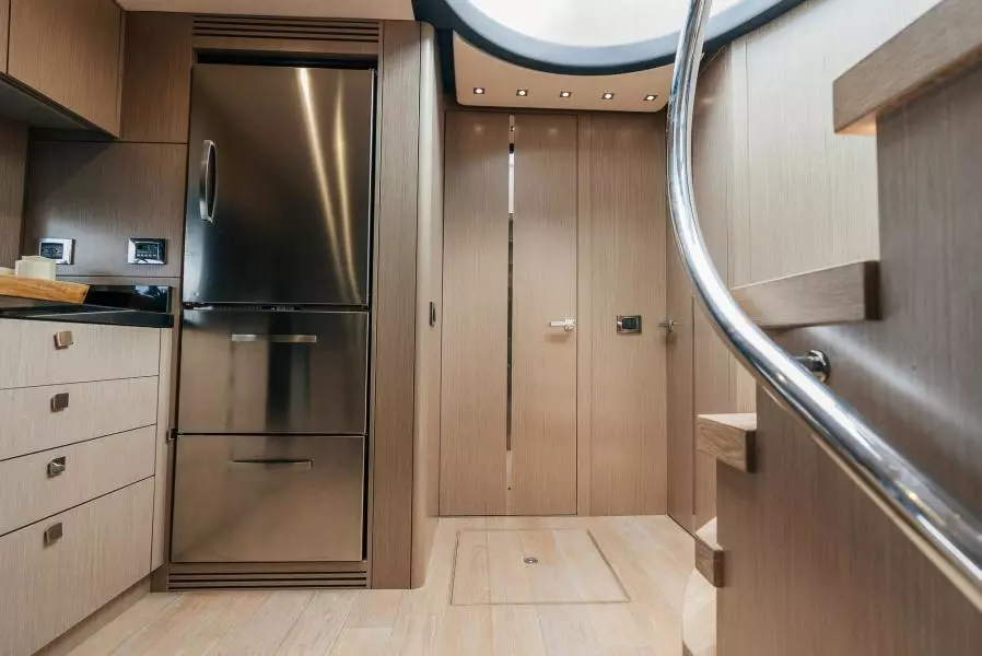 2018 Sunseeker Predator