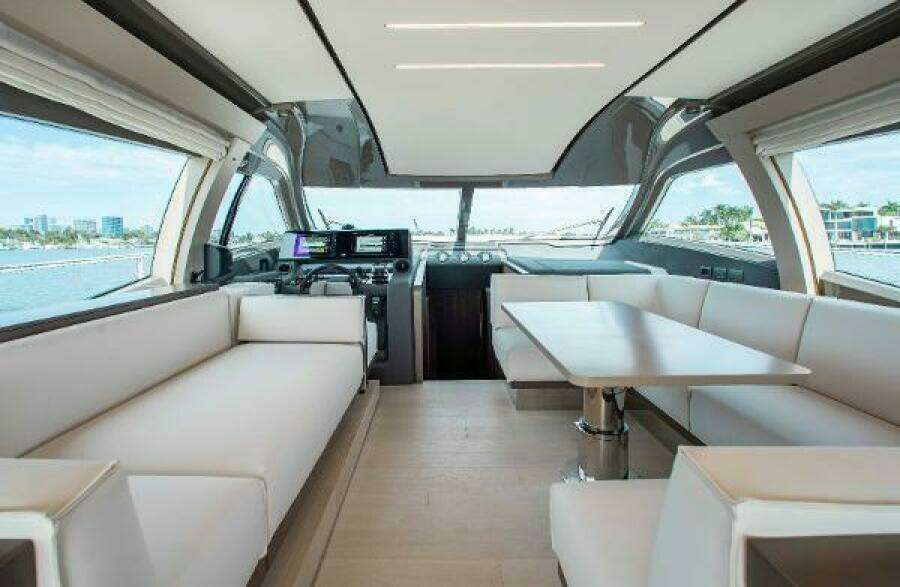 2022 Ferretti Yachts 550