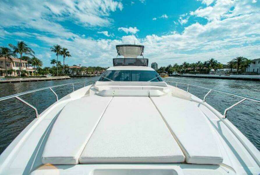 2022 Ferretti Yachts 550