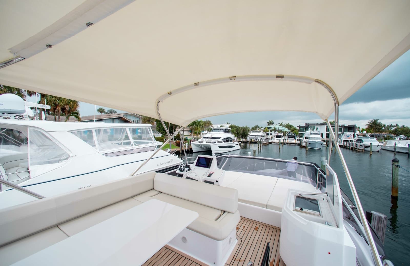 2022 Ferretti Yachts 550