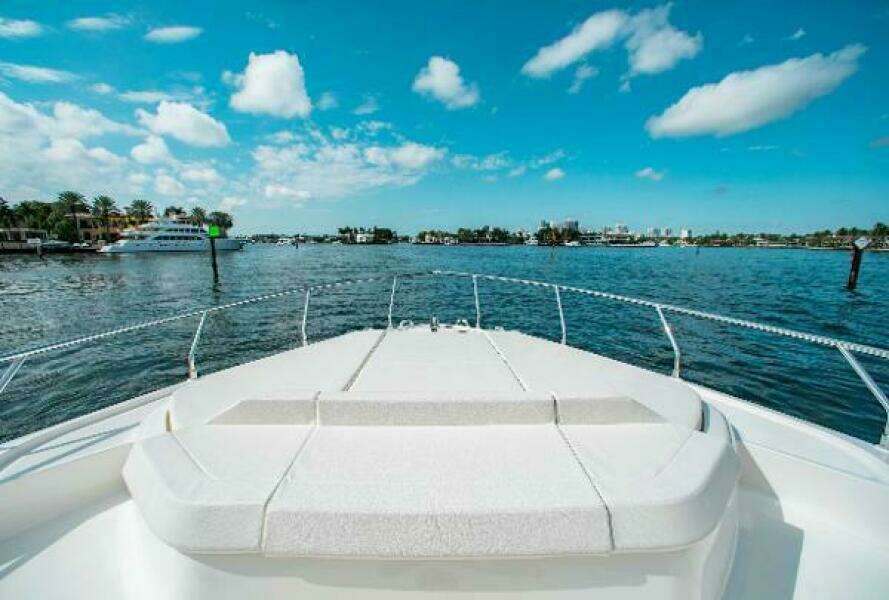 2022 Ferretti Yachts 550