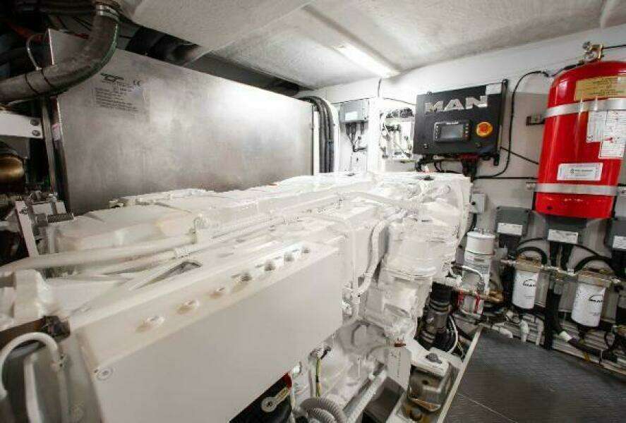 2022 Ferretti Yachts 550