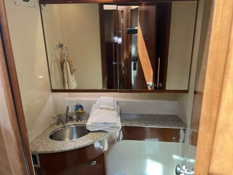 2007 Meridian 391 Sedan Bridge