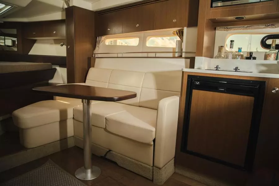 2019 Sea Ray Sundancer Coupe