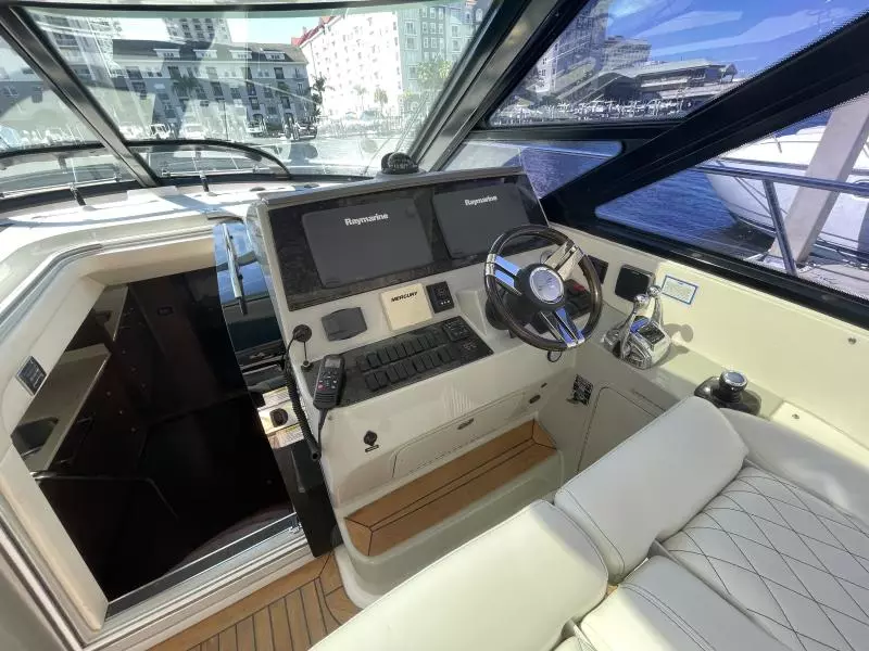 2014 Sea Ray 470 Sundancer