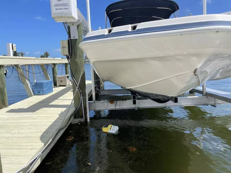 2006 Hurricane 232 Fundeck