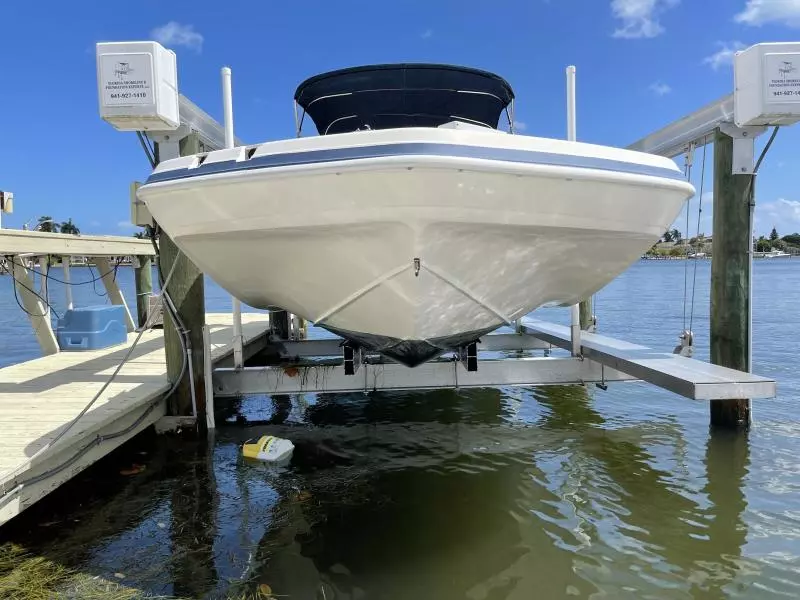 2006 Hurricane 232 Fundeck