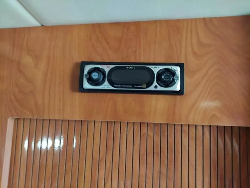 2004 Rinker 342 Fiesta Vee