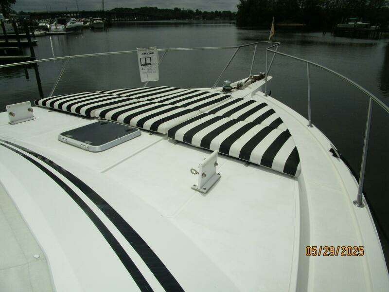 58' West Bay foredeck2
