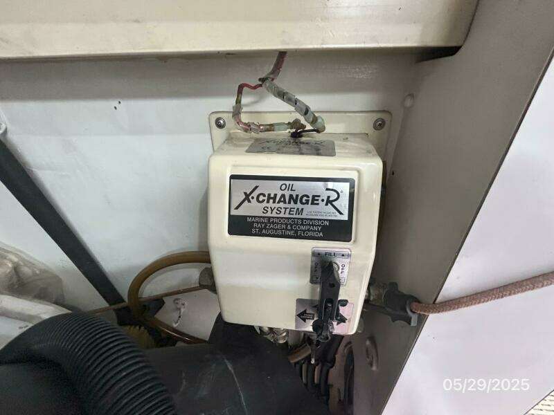 58' West Bay oil change system