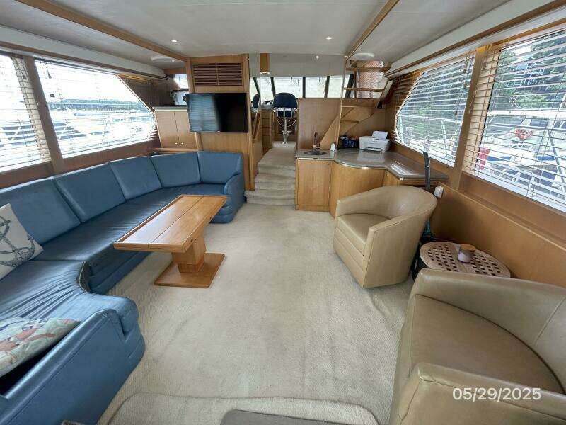 58' West Bay salon forward