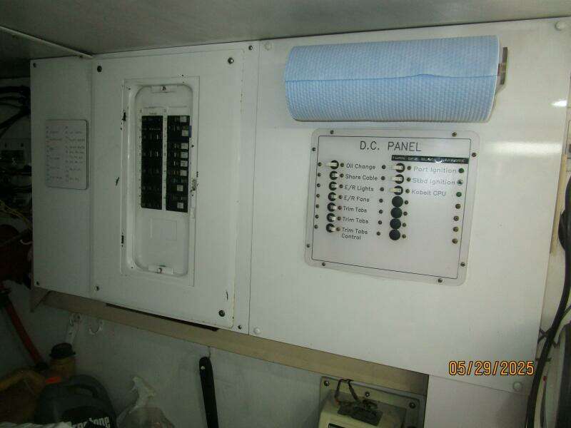 58' West Bay electrical panel2